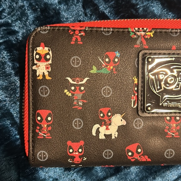 Loungefly Deadpool wallet! - Picture 5 of 7